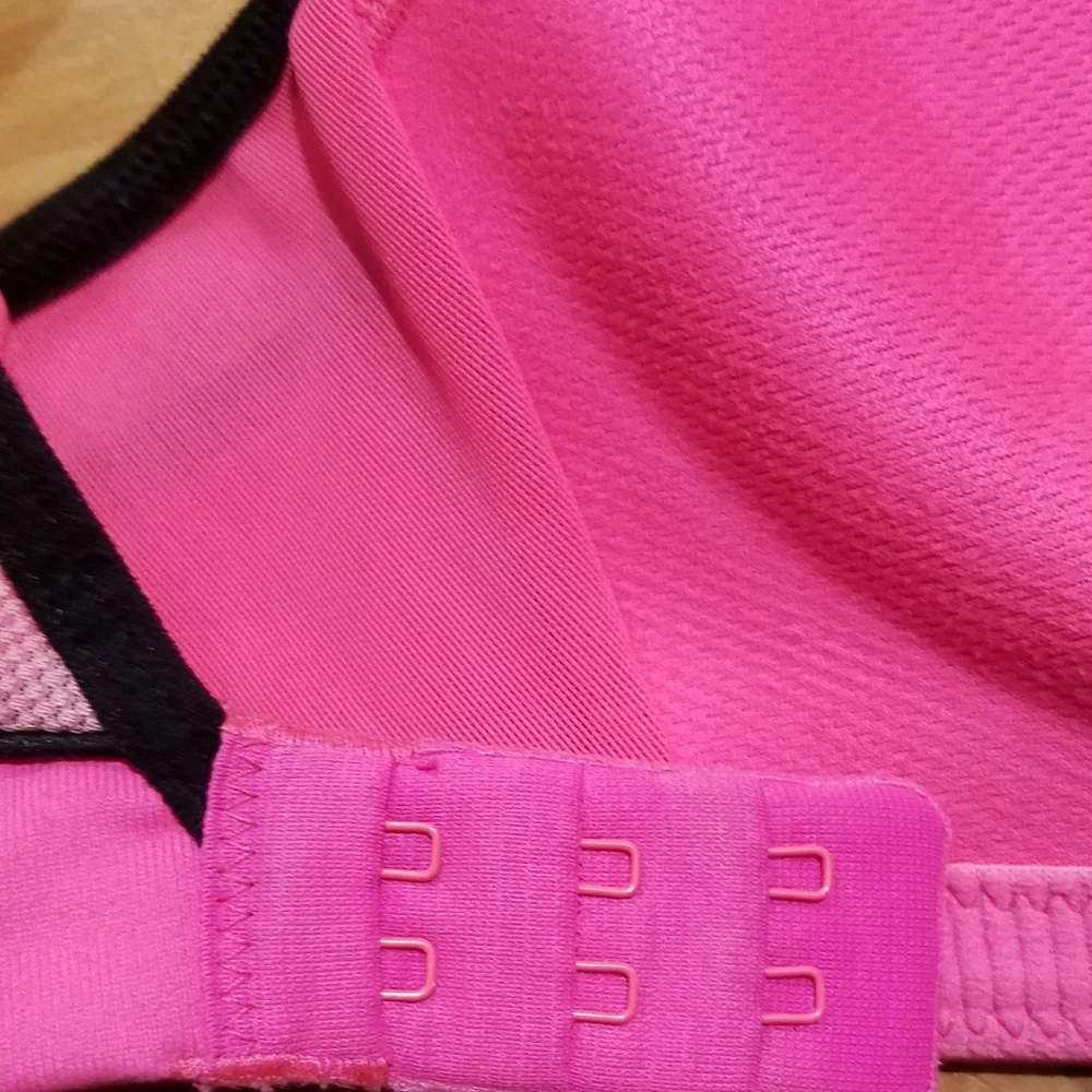 VICTORIA’S SECRET VSX Sport Racerback Sports Bra Size 34C - Picture 6 of 9